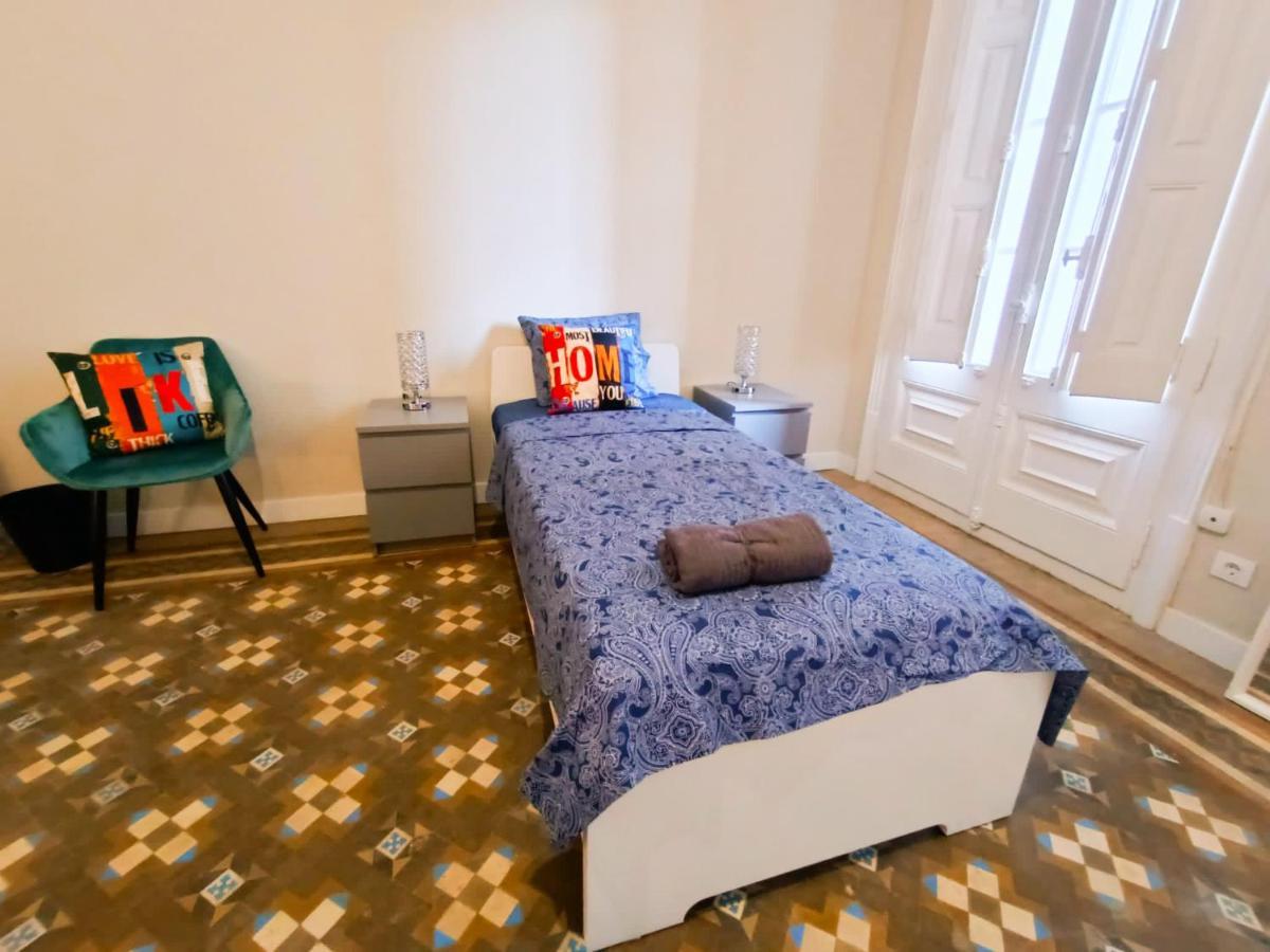 By Plaza Catalunya Rooms Барселона Екстер'єр фото